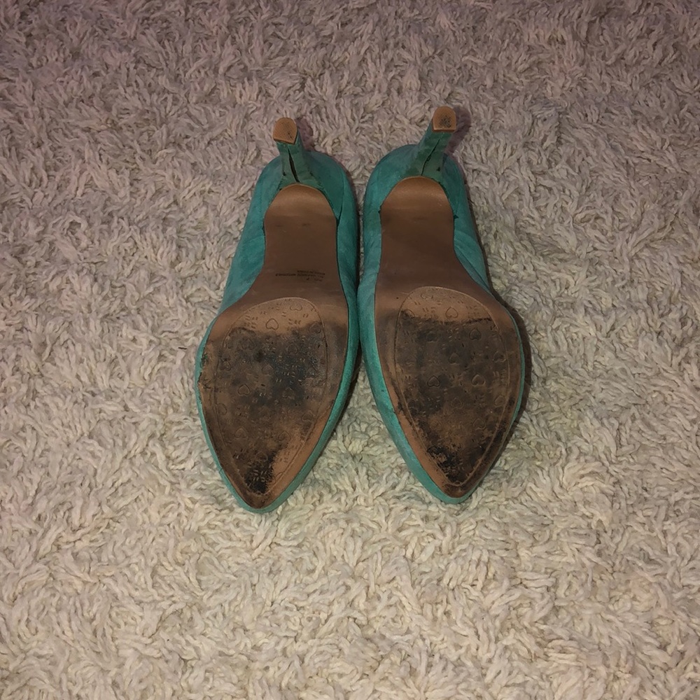 Heels - Picture 5 of 7